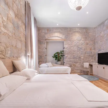 Tifani Luxury 3 Апартаменты *