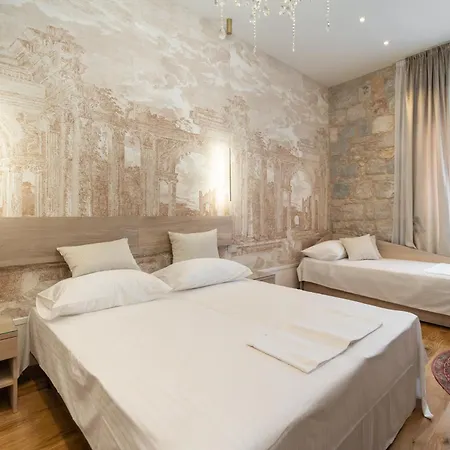 Tifani Luxury 3 * Split