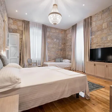 Lägenhet Tifani Luxury 3 *